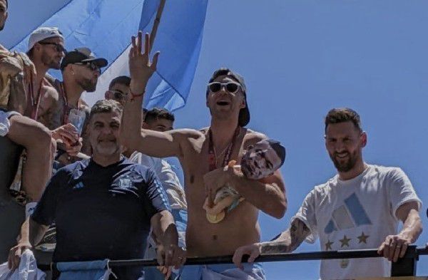 亚洲三级网址